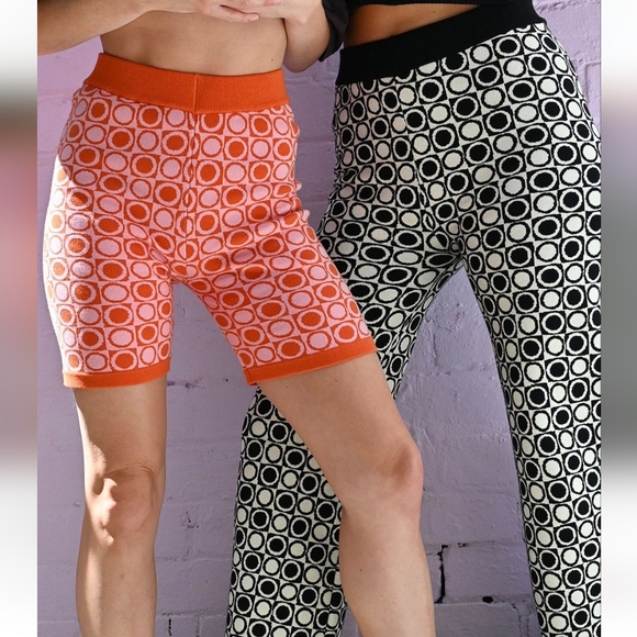 Holiday The Label Emma Mulholland Circle Check Knit Sweater Pants Set - Picture 8 of 11